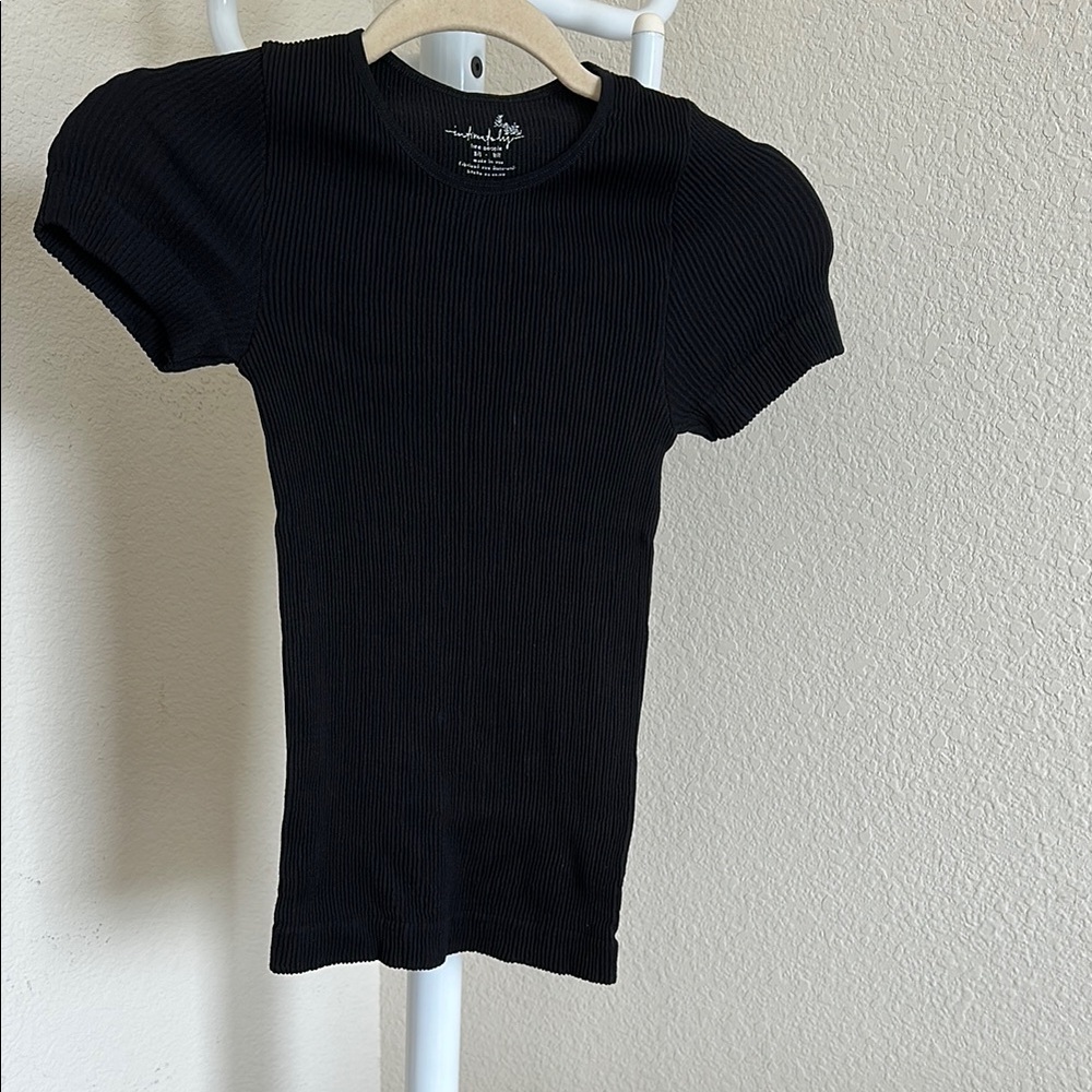 Black Ribbed Short Sleeve Top